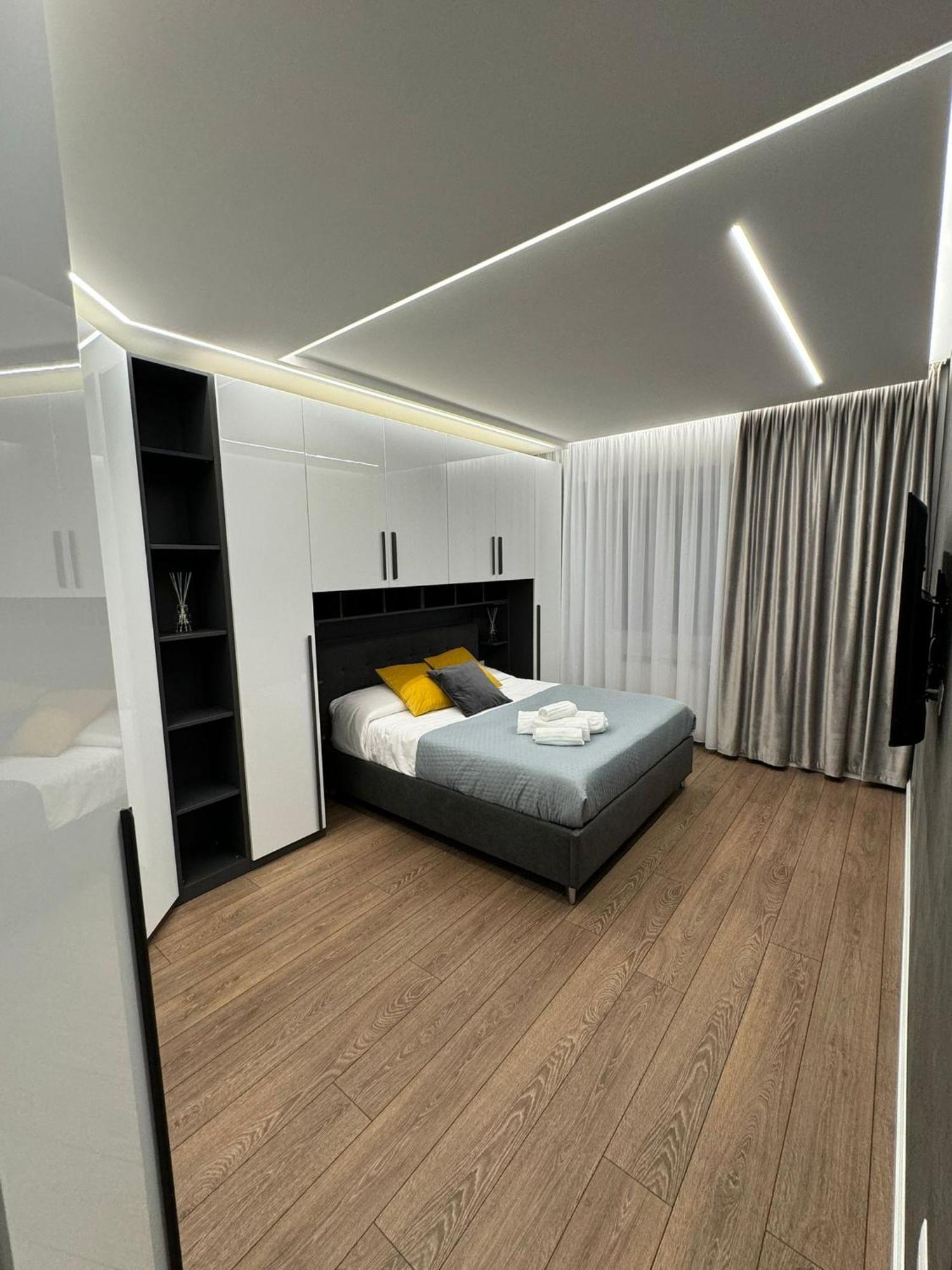 Sole House Rom