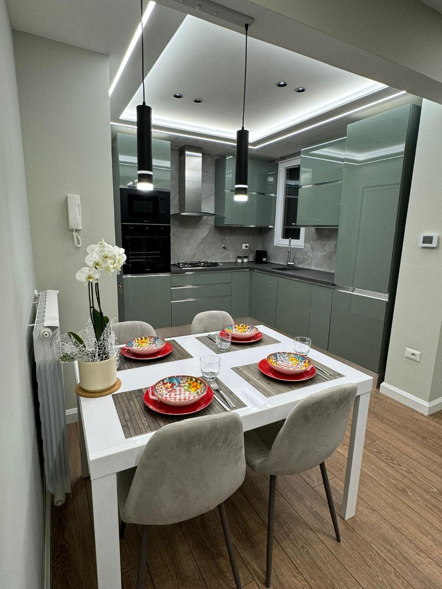 Sole House Rom
